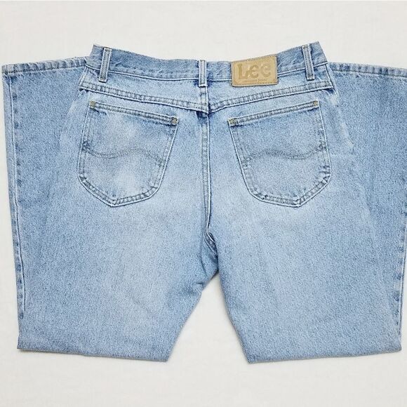 VINTAGE Lee Light Wash Cropped High Rise Jeans - Picture 8 of 12